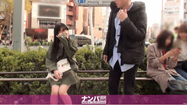 200GANA-2064 マジ軟派、初撮。 1358 清楚で美形なパイスラ女子が、原宿で休憩中に突撃ナンパ！？豊満な爆乳を上下に揺らし、マン汁を溢れさせ、激しいグラインドで膣奥を擦り付ける騎乗位は必見！！！1