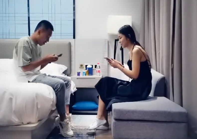 【9总全国探花】约了个长相甜美黑裙妹子,坐在身上调情镜头前口交舔逼69,上位骑乘猛操呻吟诱人(1)